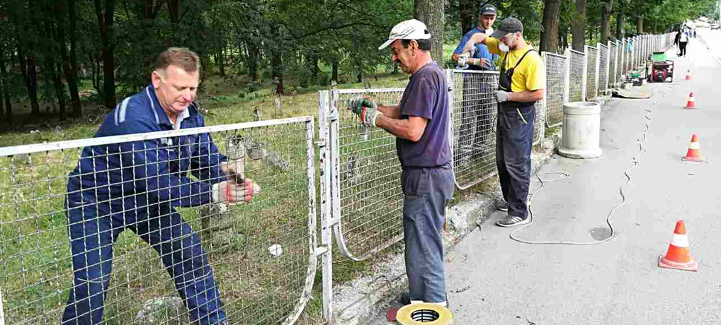 Фарбање заштитних ограда у Ловћенској улици